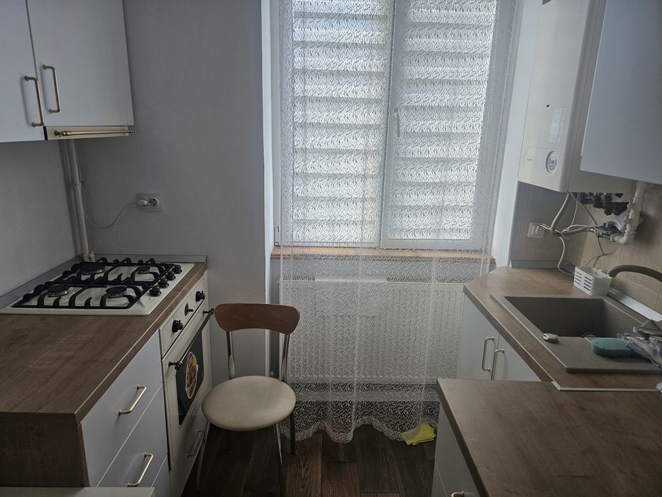 Apartament 2 camere, O.M / Politie