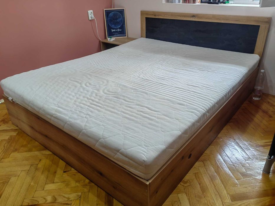 Спалня с матрак 160/200