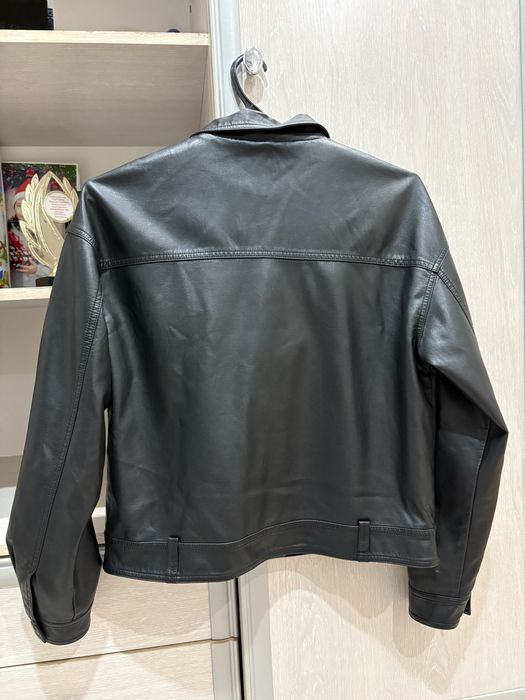 Женская кожанка,НОВАЯ