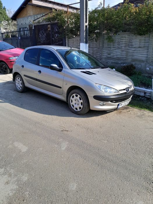 Vând Pegeot 206  87 000 km