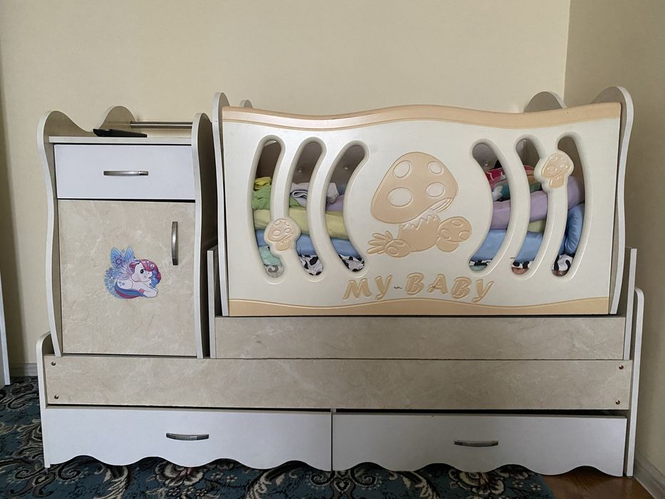 Bolalar krovati va jiji uchun