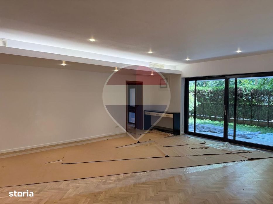 INCHIRIERE Apartament cu 3 camere + curte in zona Primaverii