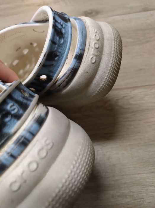 Crocs fete cu pietre aplicate