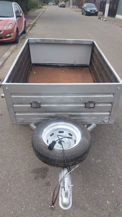 Vind remorca max 500 kg asig verificare preț 2200 neg