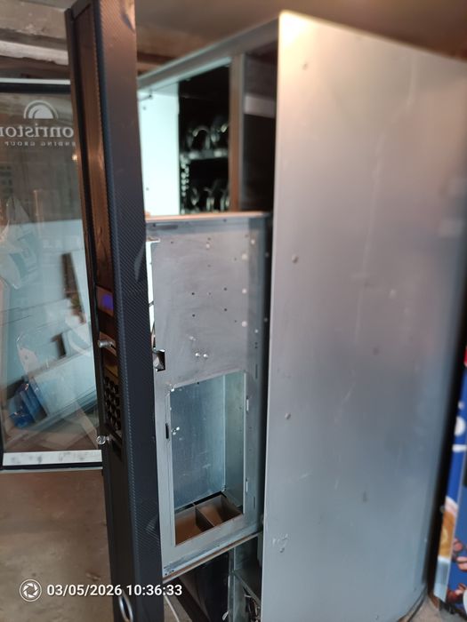 Вендинг машина Снаки Макс