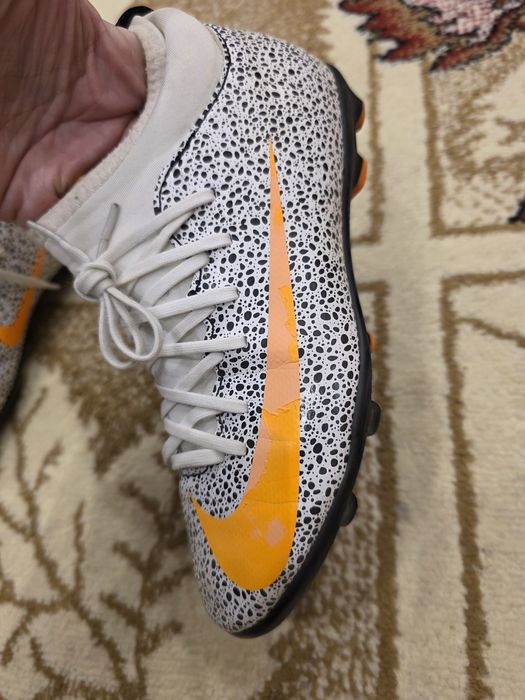 Ghete de sport Nike ( băieți), mărimea 32