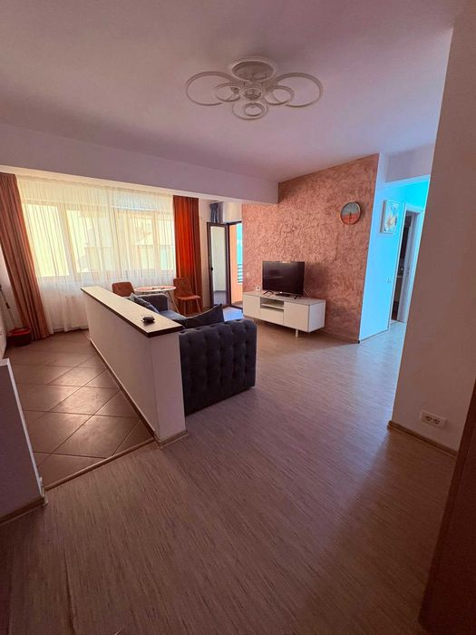Propietar vand apartament 2 camere zona Petrom City