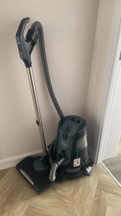 Сепараторный моющий пылесос с аквафильтром Aura Roboclean