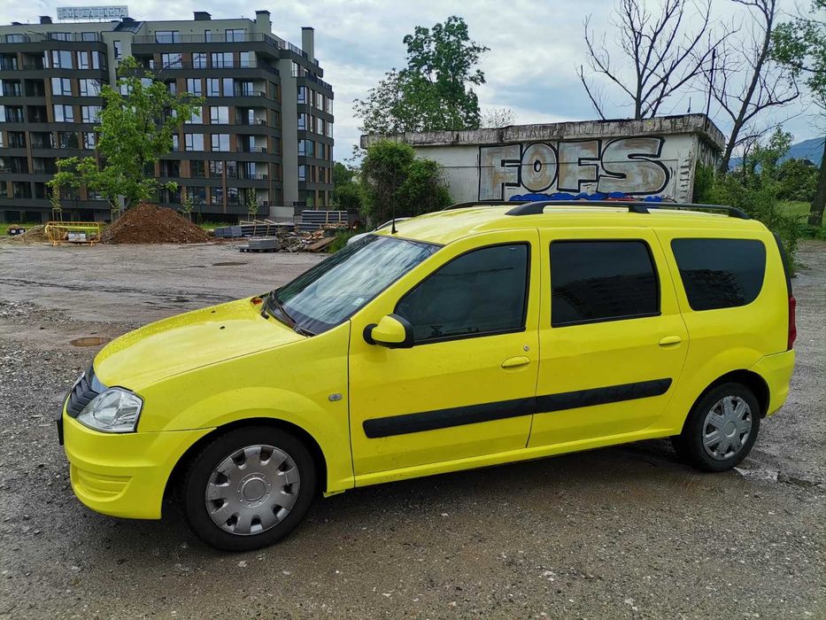 Продавам Дачия Логан