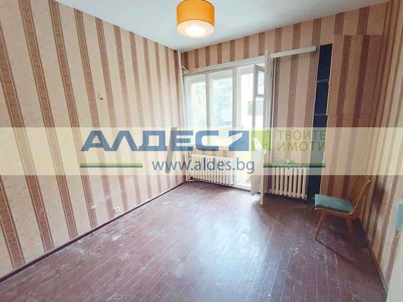 Продава се Тристаен апартамент в София, Център - 55 кв.м за 4521 €/кв.м - Снимка #3