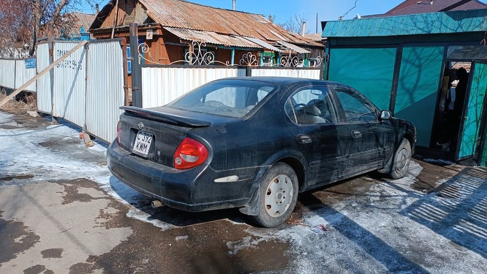 Продам машину Нисан