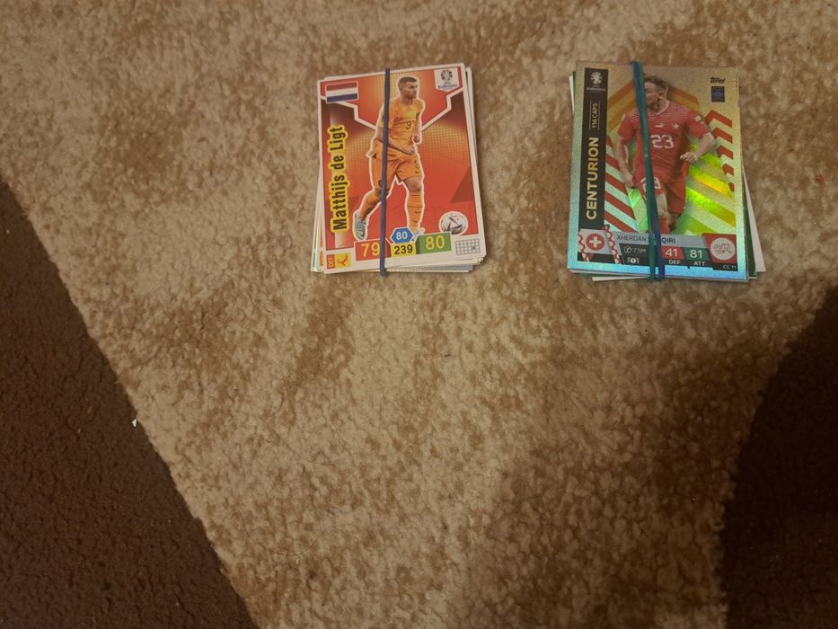 Vand diferite cartonașe !!! În stare bună !!!