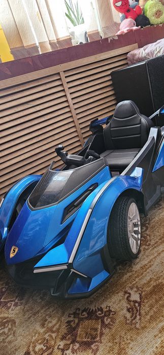 Продам детскую машинку