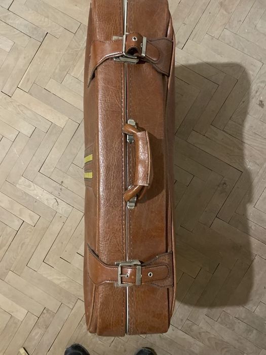 Geamantan vintage din piele