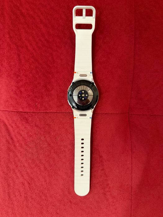 НОВ Samsung Galaxy Watch7 40mm Cream | Bluetooth | SM-L300