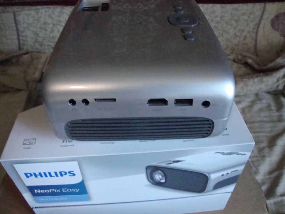 proiector Philips NeoPix Easy