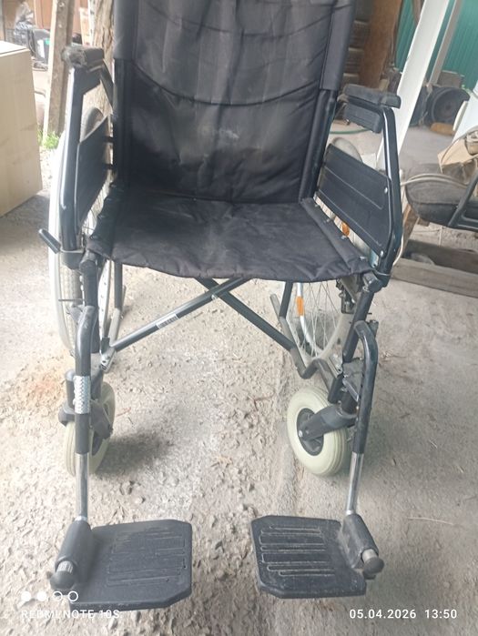 Коляска инвалидная.
