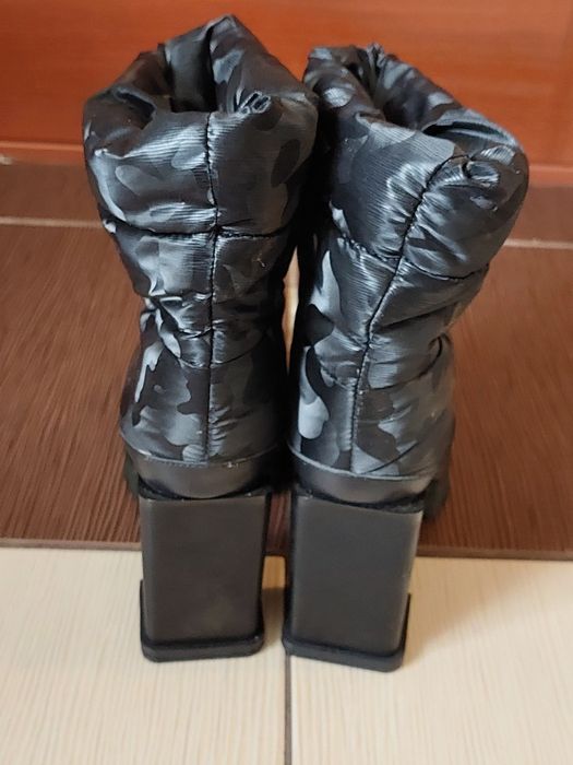 Ghete cu toc pentru femei