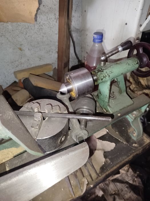 Продам, токарный станок по дереву.