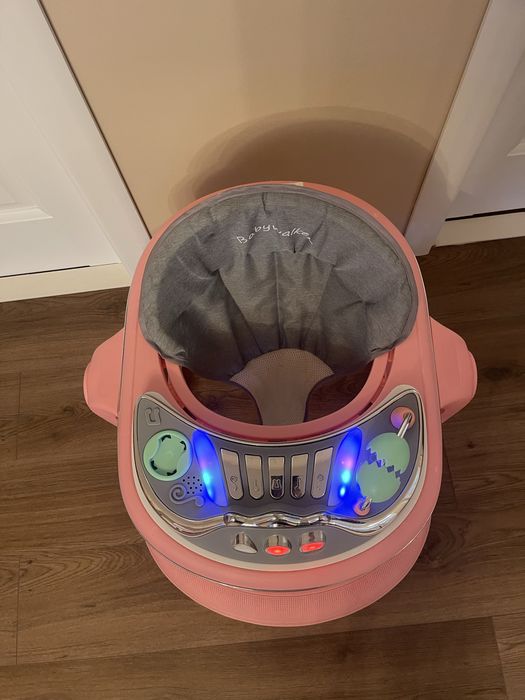 Premergător BabyWalker roz cu lumini și sunete