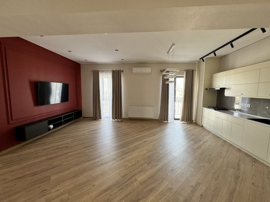 Продается 3 комнатная с ремонтом