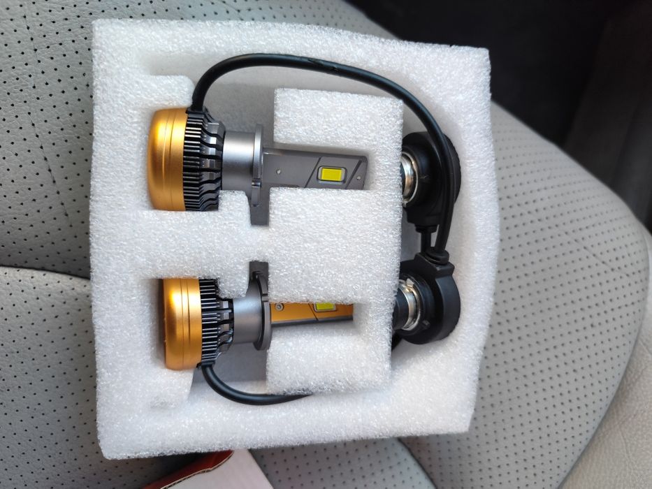 LED крушки за автомобил d2s ( канбус )
