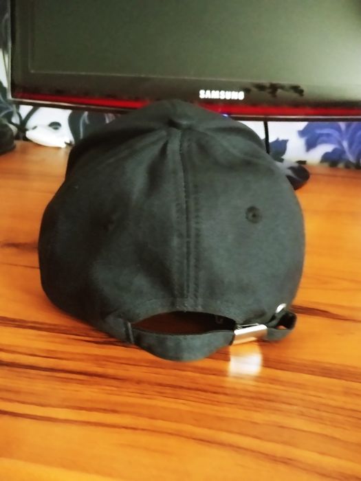 Продаю бейсболку Balenciaga