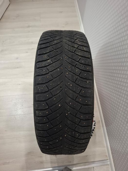 Продам шипованую резину