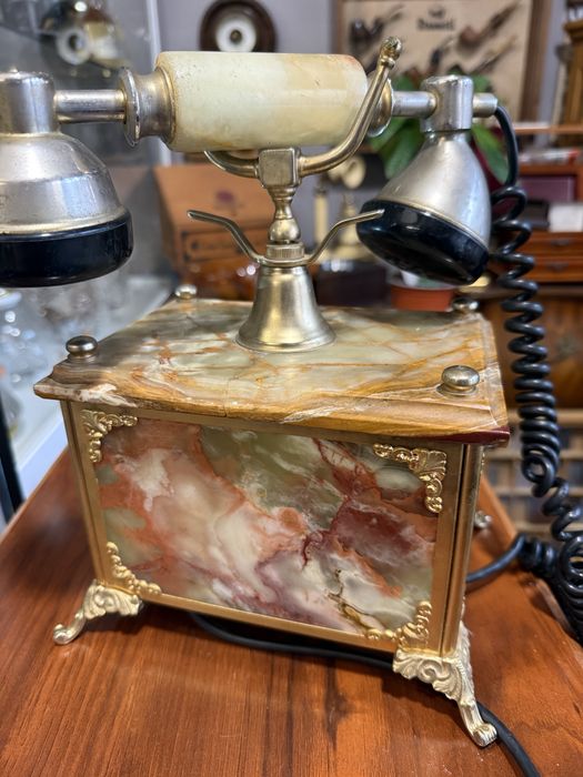 красив стар с оникс ретро телефон Italy