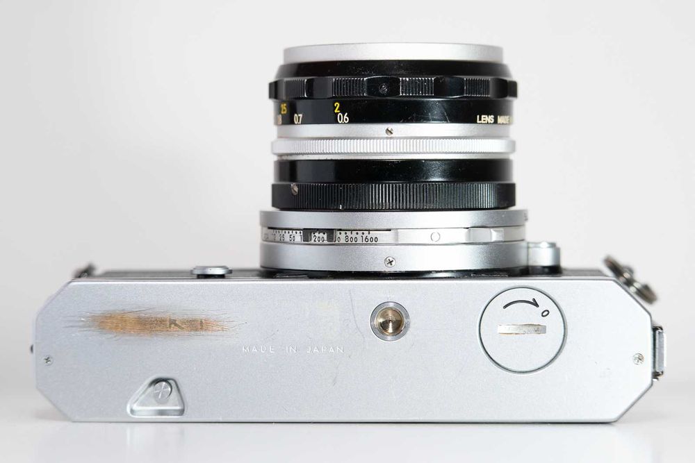 Aparat film Nikon Nikkormat FTn cu obiectiv Nikon Nikkor-H 50mm F2