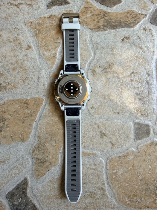 Garmin Fenix 8 Sapphire Soft Gold