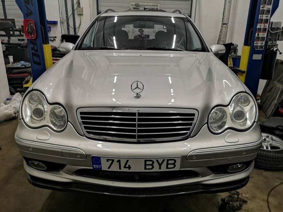 Бампер на Mercedes W203 C32 AMG