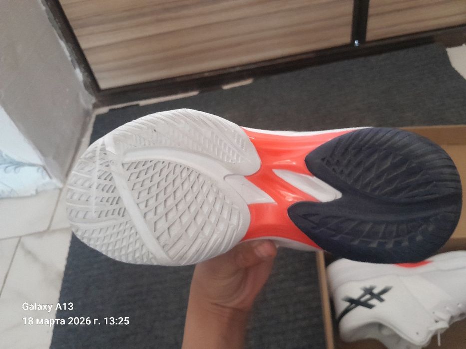 Красовки asiks FF Blast