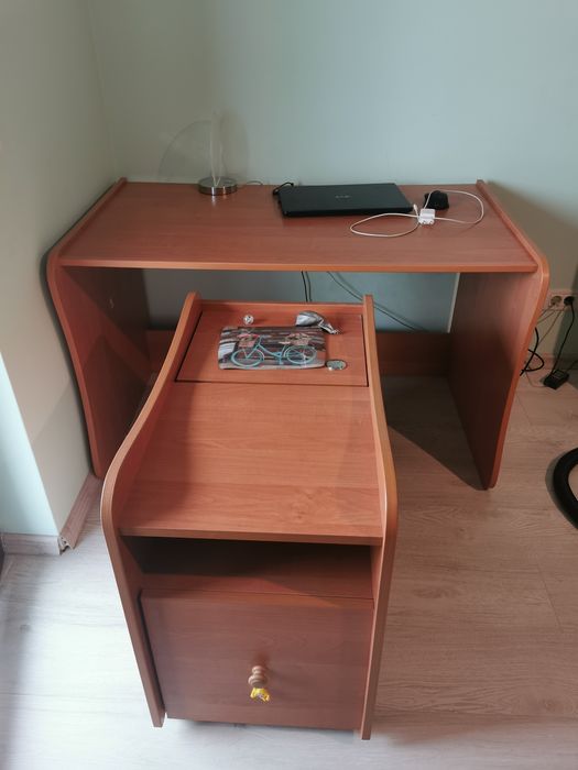 Lorelli-patut si birou