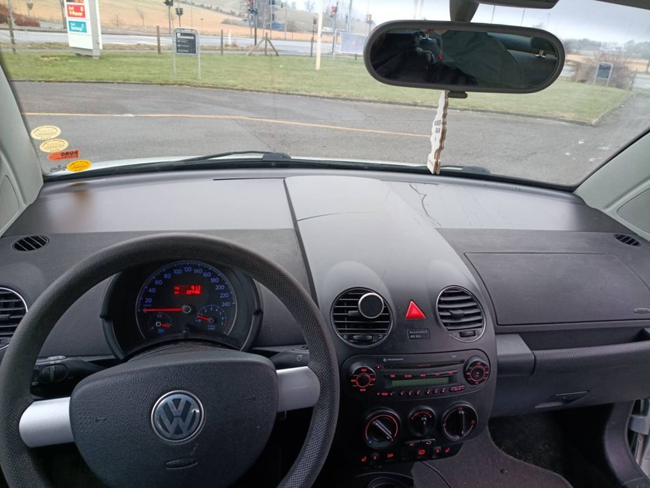 Wv beatle 1.6 benzina sunt proprietar