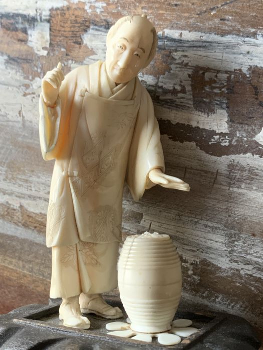 Окимоно Okimono японска фигура Мейджи период 1900 г.