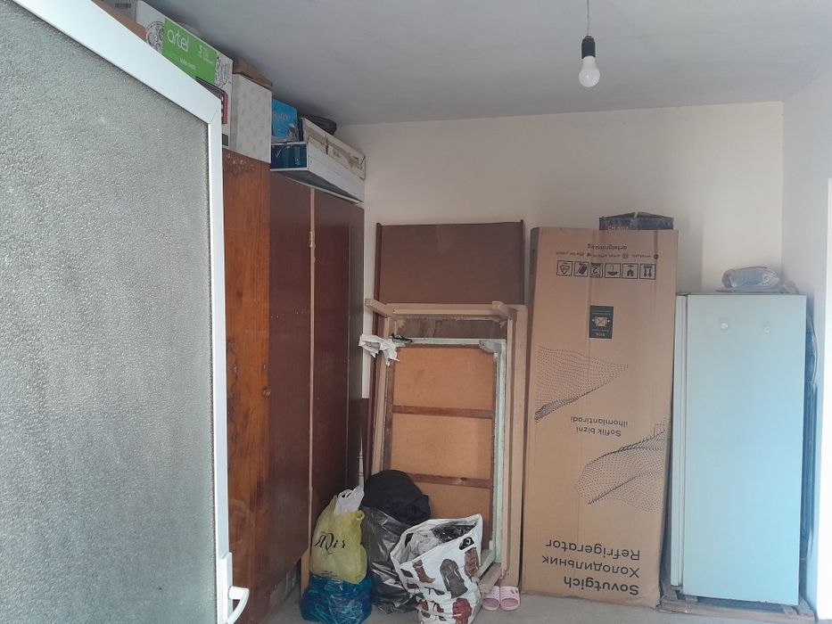 Hovli joyli uy sotiladi