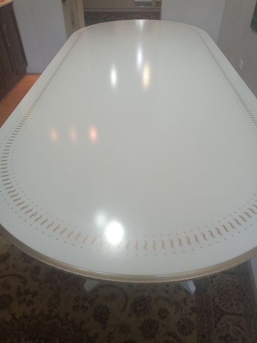 Продам стол гостинный