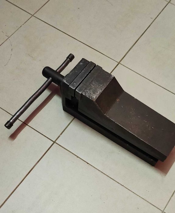 Тиски производственные