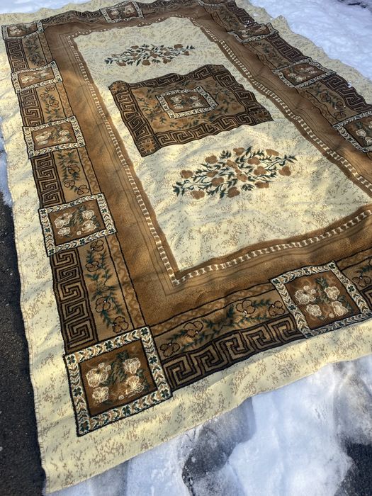 Продам ковер подходить для больших комнат