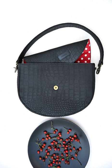 Чанта Vishna естествена кожа в зелено и черно