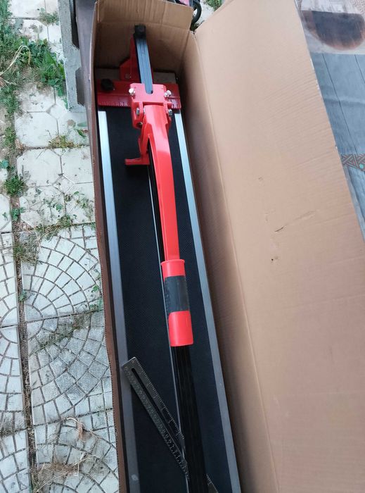 Продавам машина за рязане на плочки