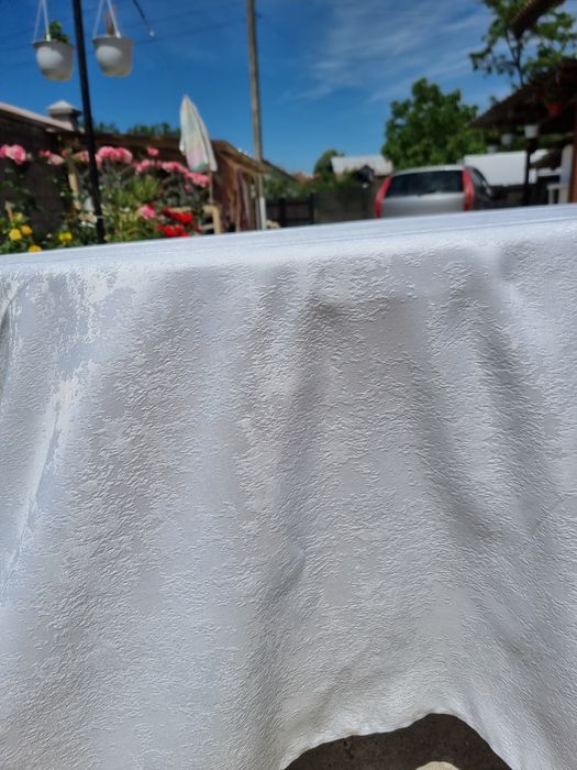 Fete de mase rotunde pentru evenimente