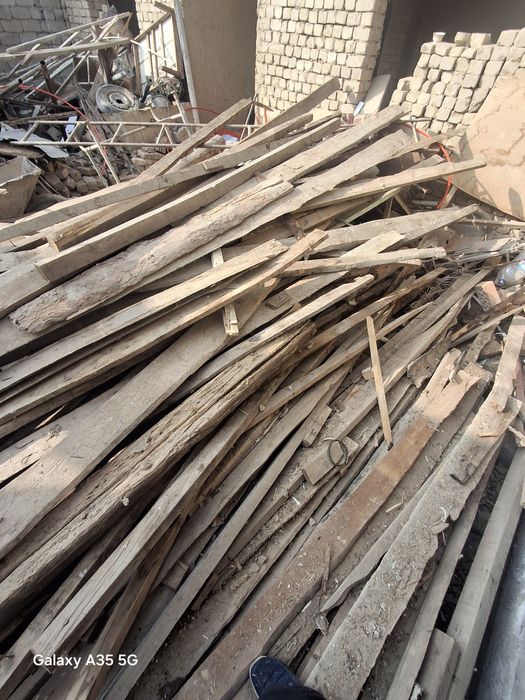 Чёрный потолок продаются