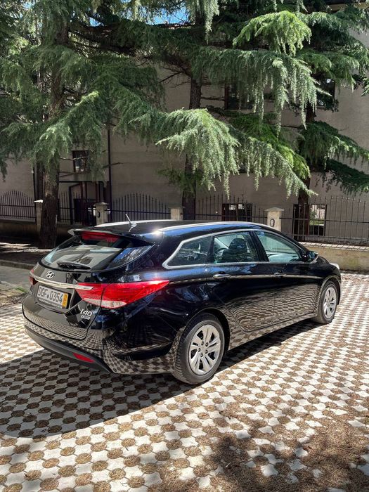 Продавама Hyundai i40