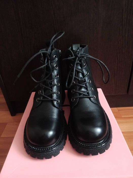 Продам ботинки Martin's Josiny