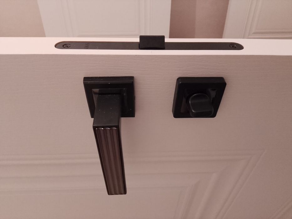 Бөлме аралық есік орнатамын.