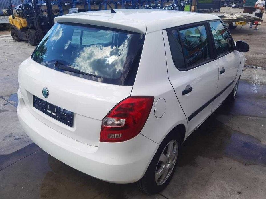 dezmembrez skoda fabia 1.6 CAYC/usa fabia2/hayon fabia 2