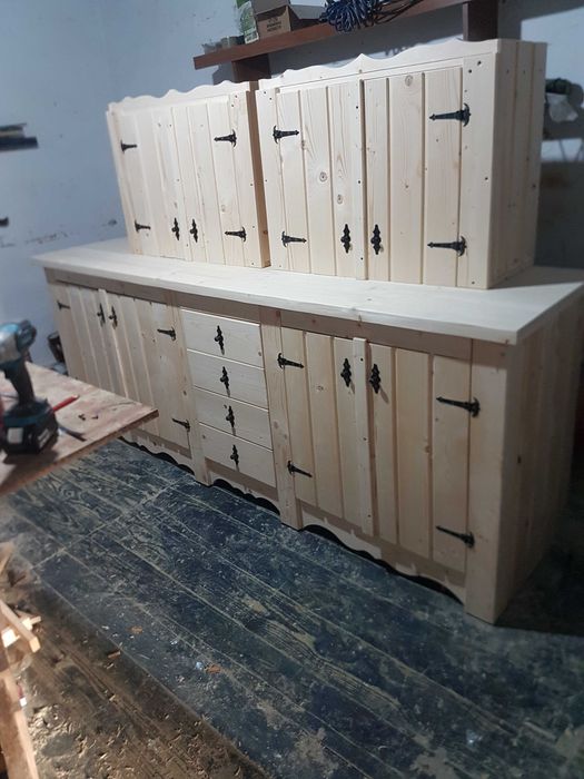 vand mobila rustic si altele din lemn natur