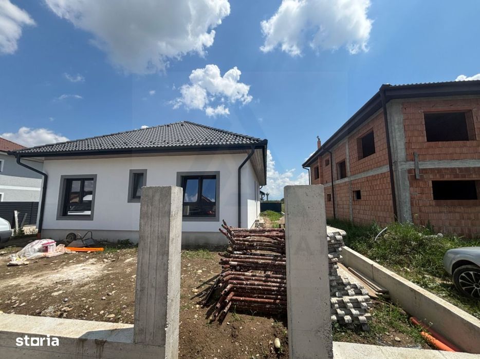 Casa premium pe un singur nivel 4 camere terasa pivnita Cristian